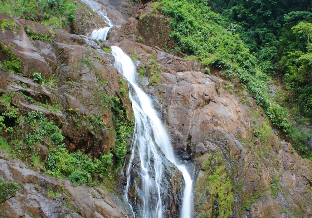 5 Best Waterfalls to Visit in & around Jaco, Costa Rica